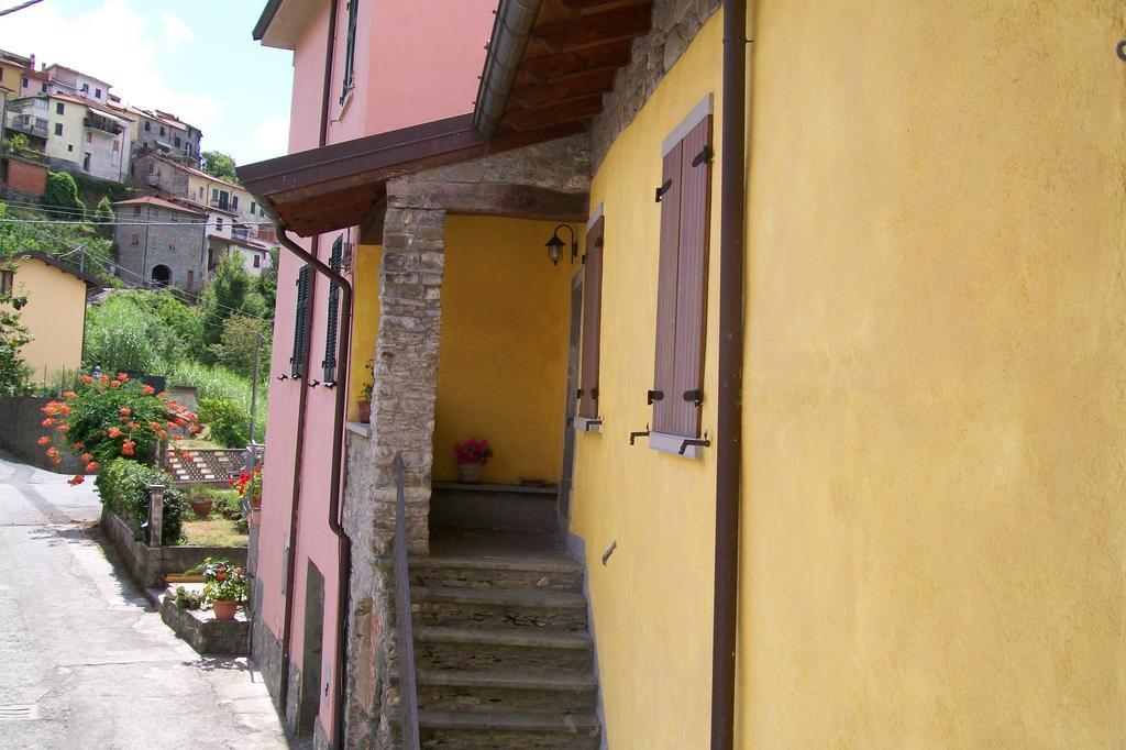 Apartmán La Casa Del Borgo Beverino Pokoj fotografie