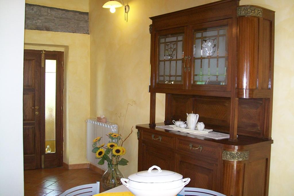 Apartmán La Casa Del Borgo Beverino Pokoj fotografie